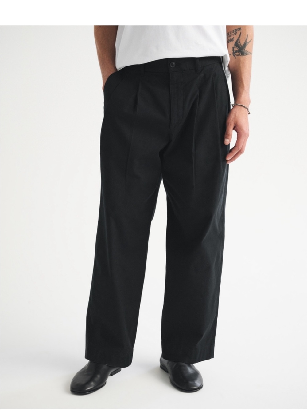 Abercrombie Men’s Pleated Baggy Trouser size 34 W x 30 L